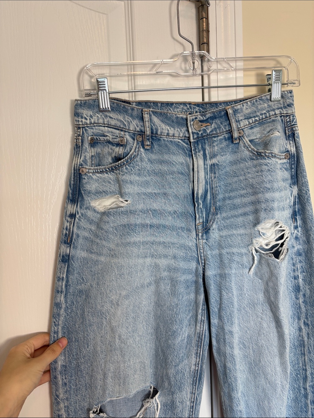 American Eagle Super High-Rise Baggy Wide Leg Distressed Jeans Light Wash Size 0 - Picture 4 of 8